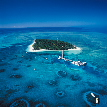 parasailing on Green Island