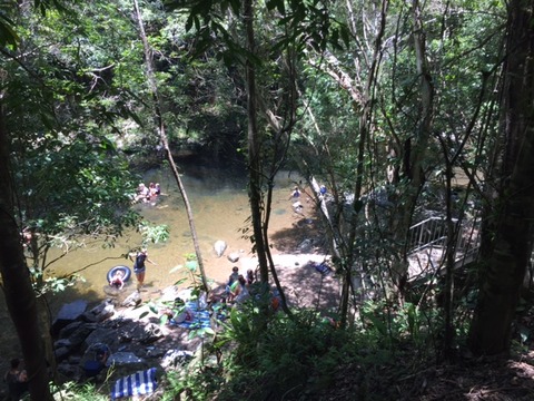 ケアンズで川遊び